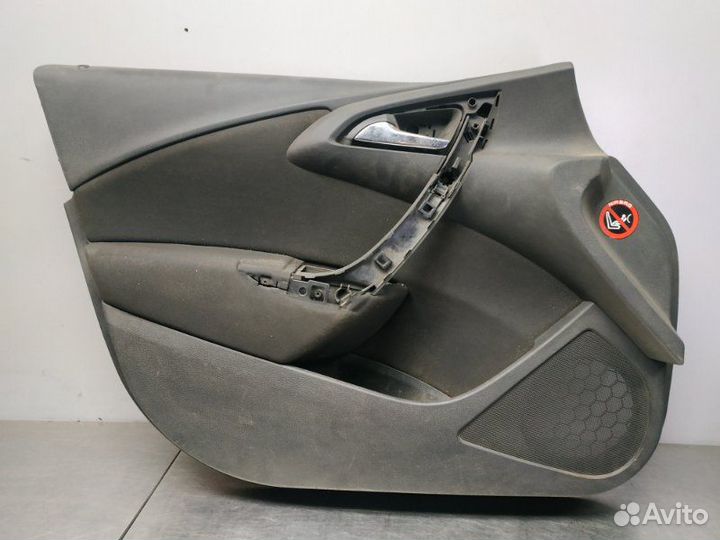 Обшивка двери передняя левая Opel Astra 08