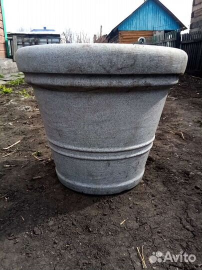 Большой горшок для цветов