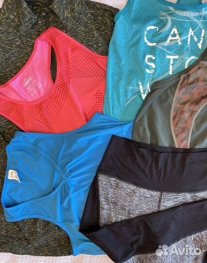 Пакетом фирменная женская одежда для спорта S-M