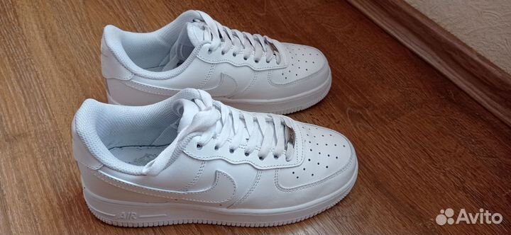 Кроссовки женские 37 размер