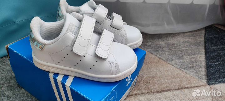 Кроссовки adidas