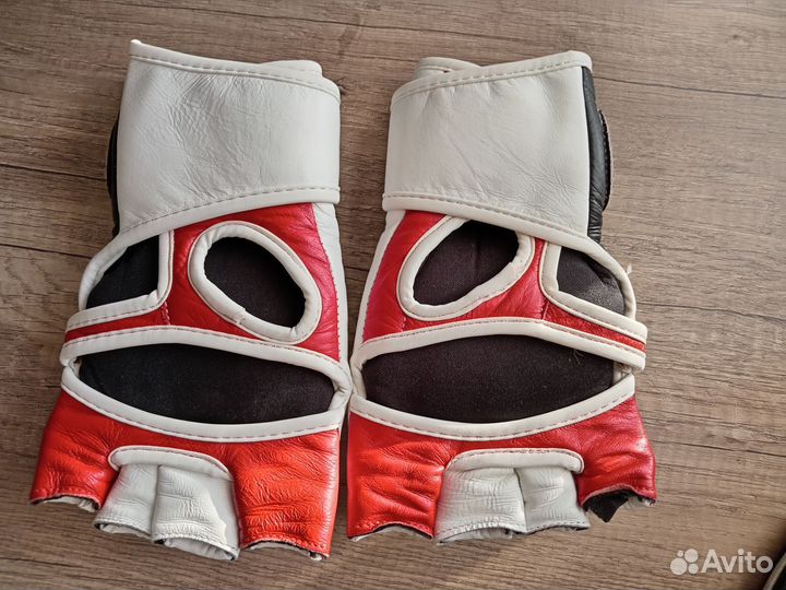 Перчатки MMA