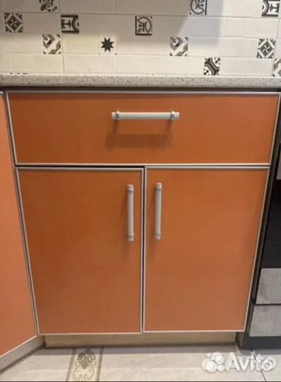 Кухня угловая б/у с подцветкой