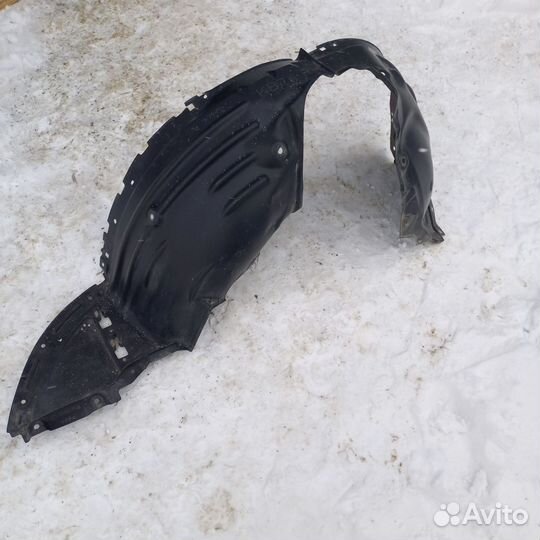 Подкрылок передний правый Mazda 6