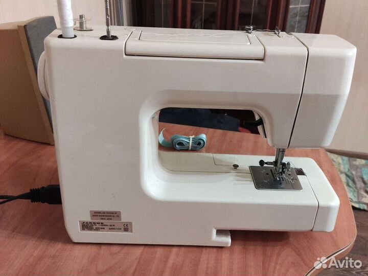 Швейная машина бу Janome