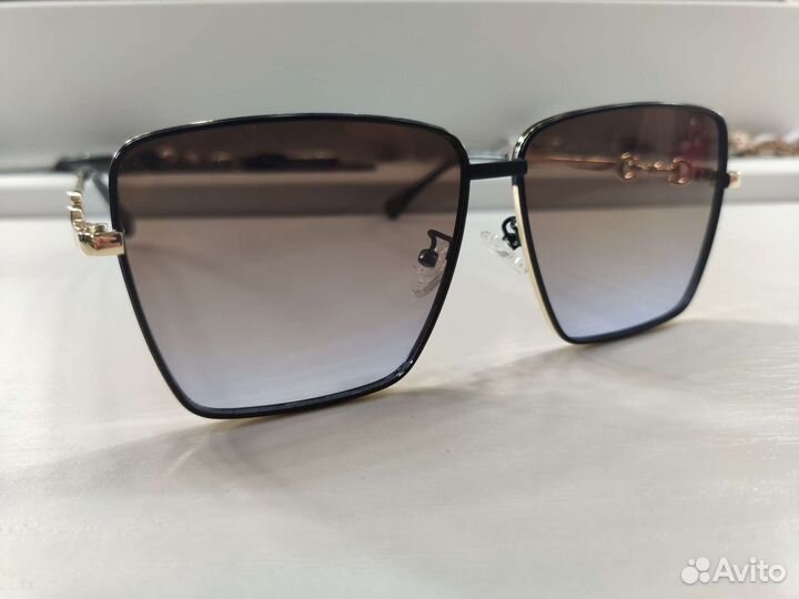 Солнцезащитные очки с градиентом коричневые