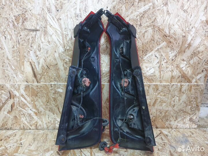 Фонарь задний Nissan Note (E11)