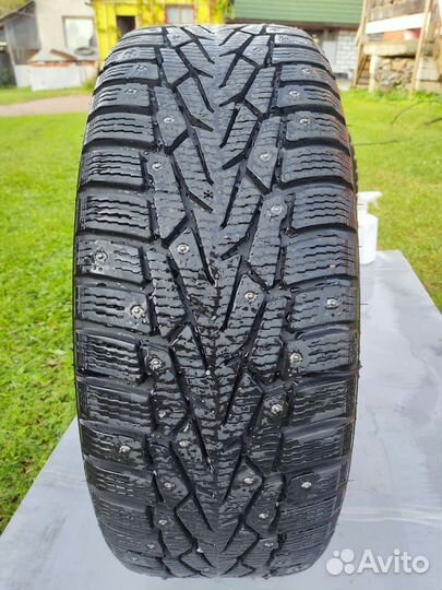 Nordman 7 215/50 R17 95T