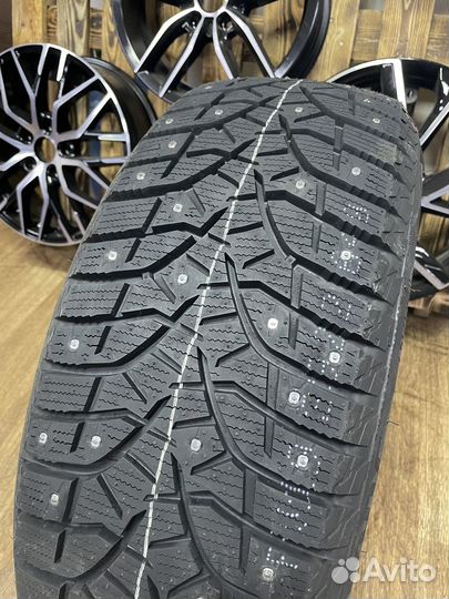Bridgestone Blizzak Spike-02 215/50 R17 91T