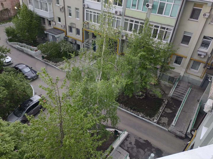 3-к. квартира, 100 м², 4/5 эт.