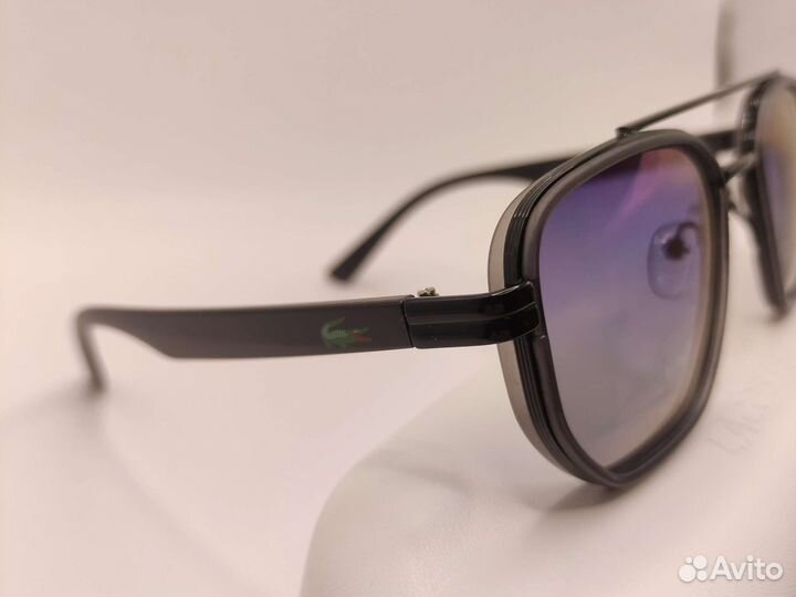 Солнцезащитные очки lacoste