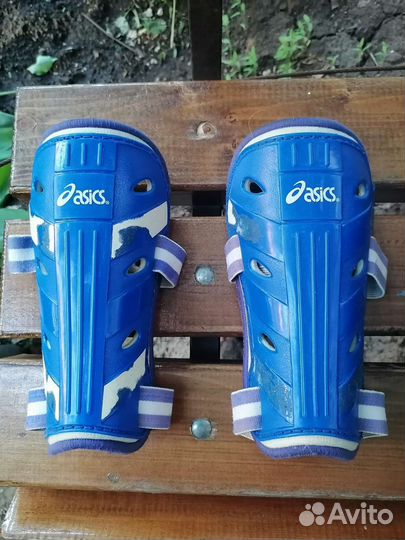 Щитки футбольные маленькие