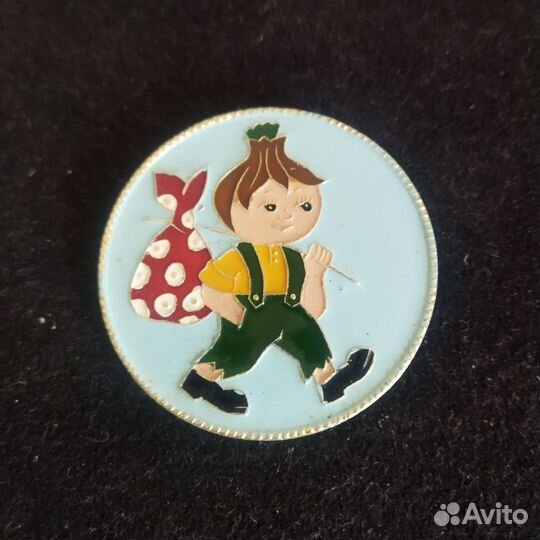 Значок СССР. Мультфильм. Чиполлино. саз