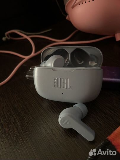 Беспроводные наушники jbl wave 200 tws