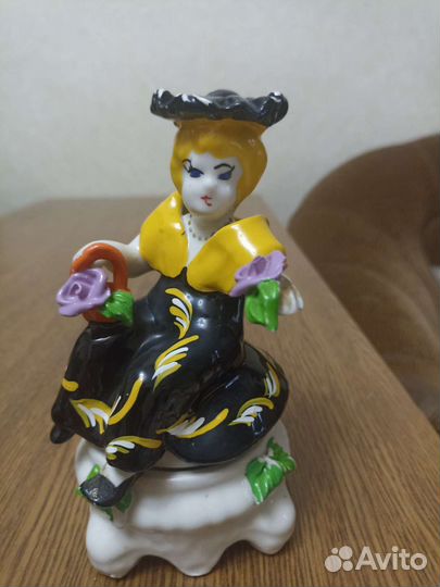Фарфоровые статуэтки