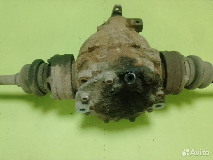 Задний редуктор с приводами мерседес SlK 2000год