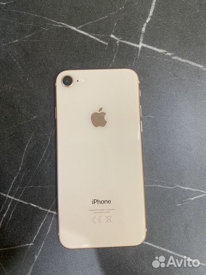Телефон iPhone 8