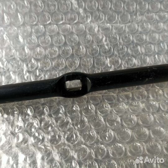 Балонный ключ Nissan 21