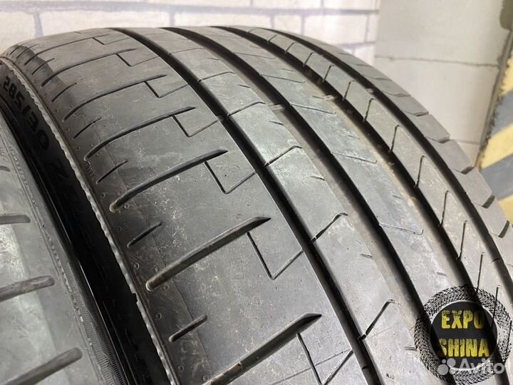 Pirelli P Zero PZ4 285/30 R22