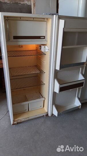 Холодильник бу.Минск.Зил