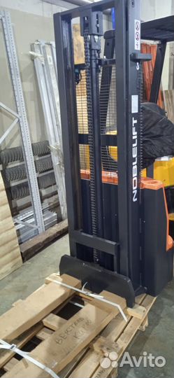 Штабелер самоходный noblelift PSE15L-C