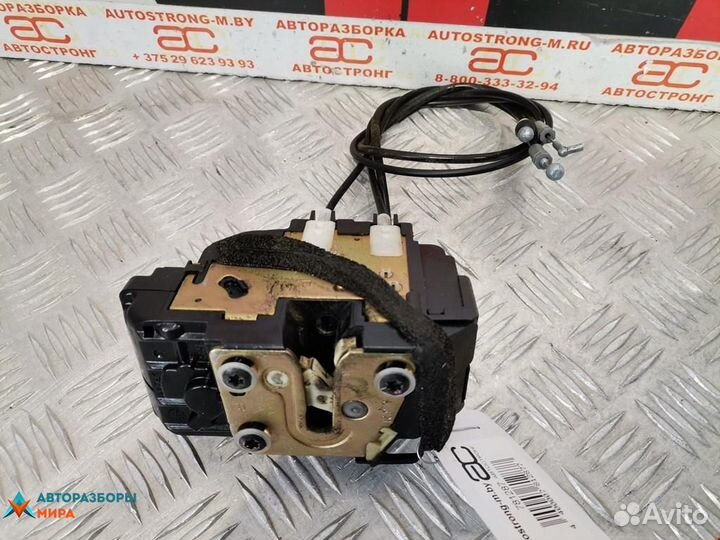 Замок двери передней правой Nissan Armada 2006