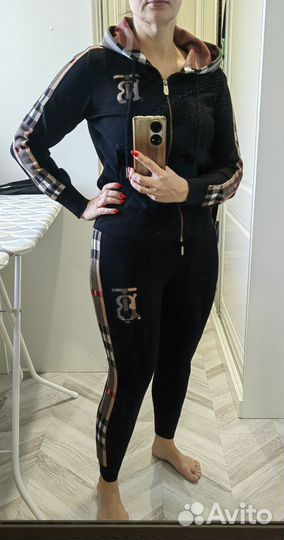 Спортивный костюм женский