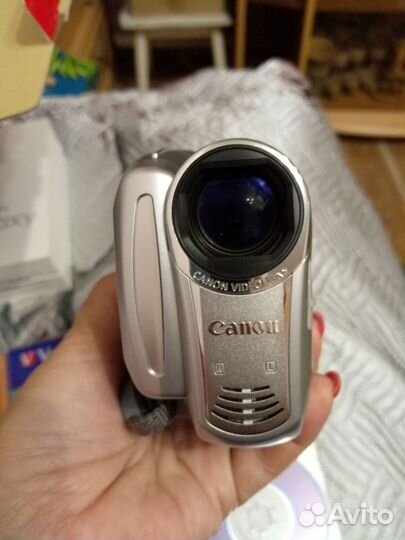 Видеокамера canon