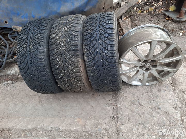 Nokian Tyres Hakkapeliitta 4 215/45 R17 91T