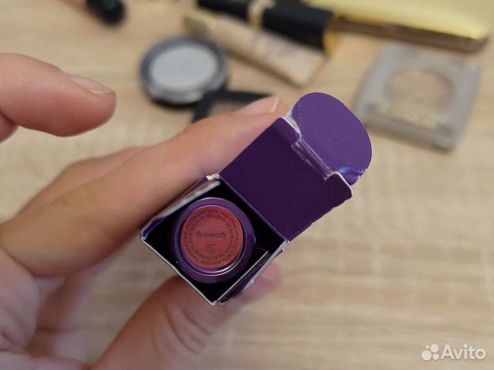 Косметика декоративная оригинал