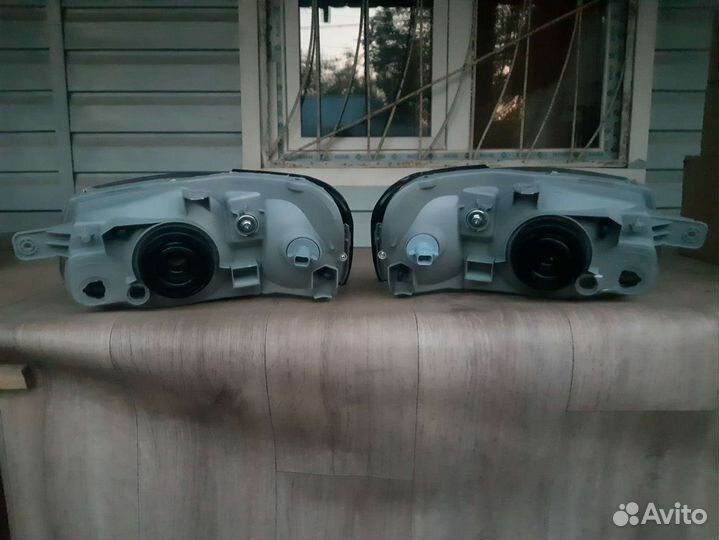Фара левая и правая Hyundai Accent