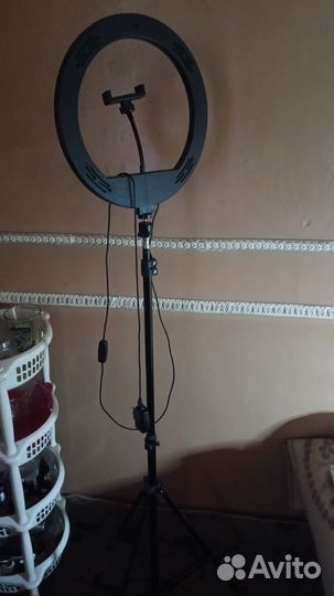 Кольцевая лампа со штативом