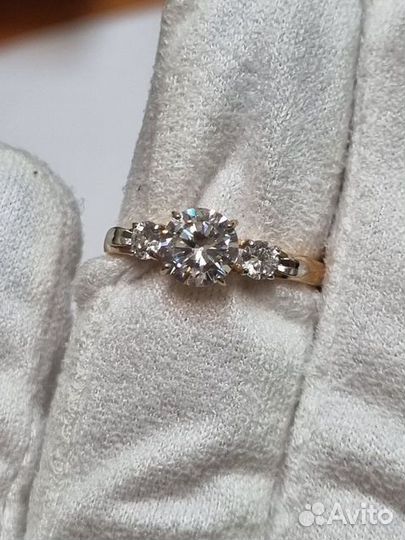 Золотое кольцо с фианитом 16,5р