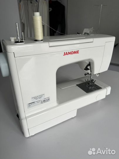 Швейная машина Janome 5519