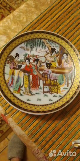 Фарфоровый заварочный чайник и чайные пары