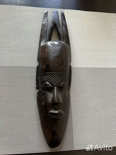 Африканские маски из черного дерева