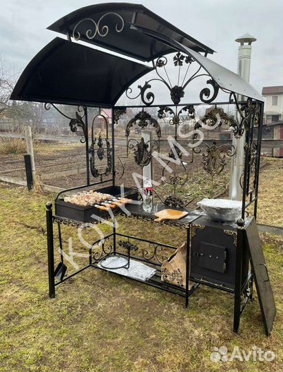 Мангал с крышей