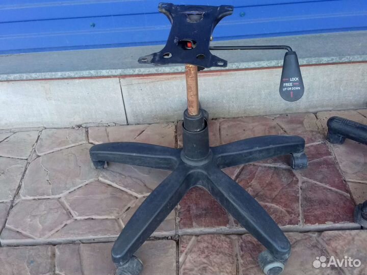 Вращаяшаяся опора(ножки )для компьютерного стула