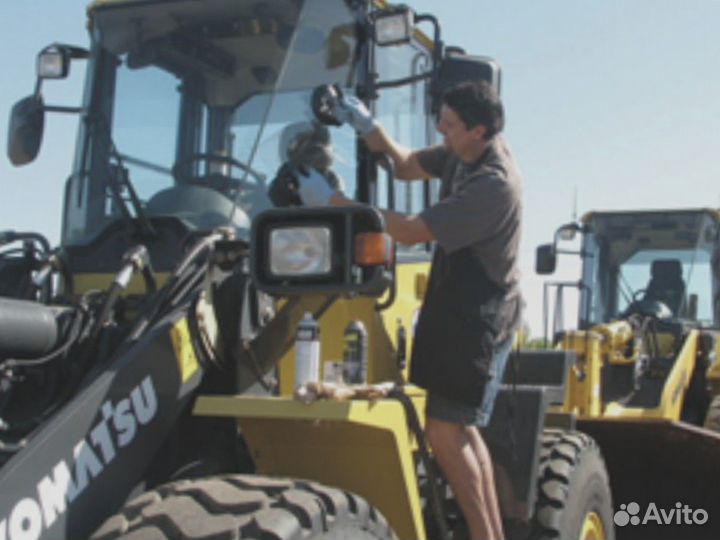 Стекло дверное форточка Komatsu