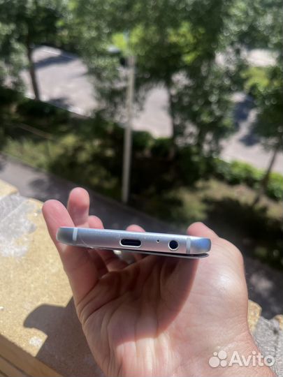 Телефон Samsung galaxy a3 2017