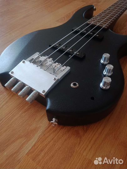 Бас гитара, от AMK