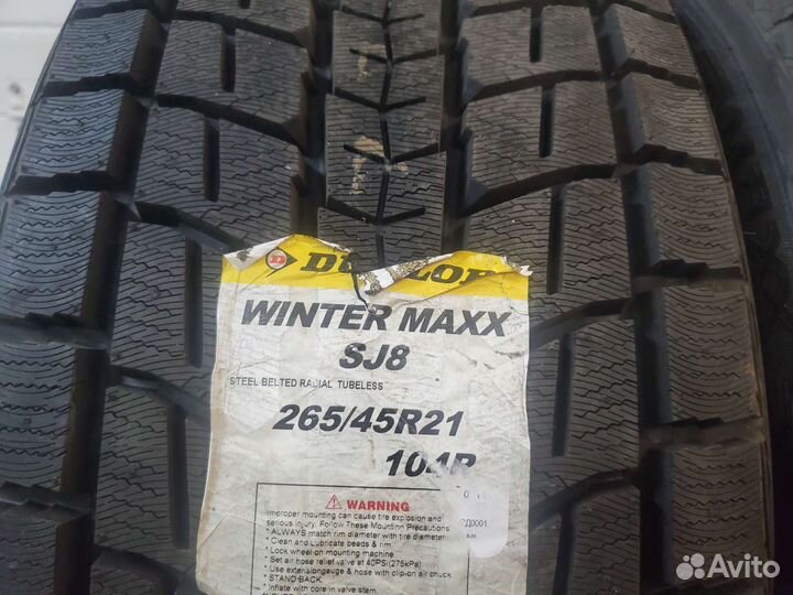 Dunlop Winter Maxx SJ8 265/45 R21 104R