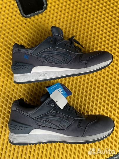 Кроссовки Asics