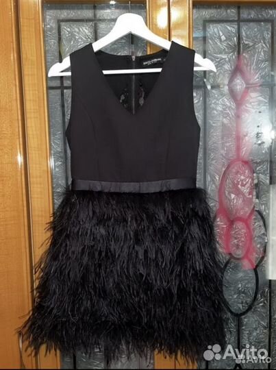 Платье черное вечернее с перьями