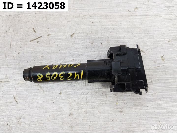 Форсунка омывателя фары левой Toyota Camry