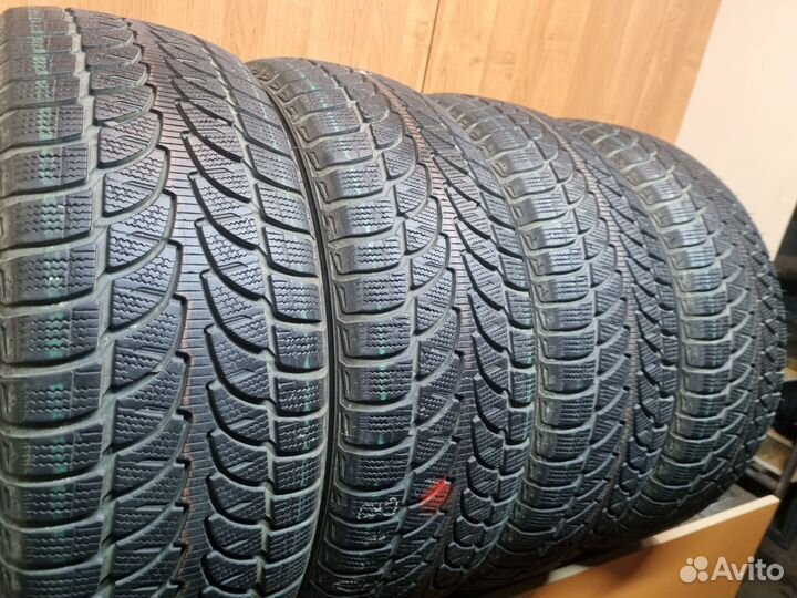 Bridgestone Blizzak LM-80 Evo 235/60 R18
