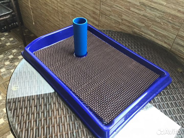 Лоток доя собак со столбиком