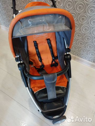 Прогулочная коляска