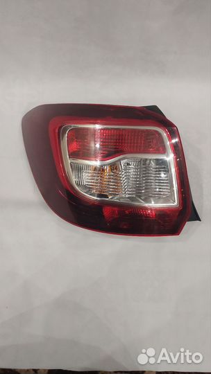 Фонарь левый Renault Sandero Stepway