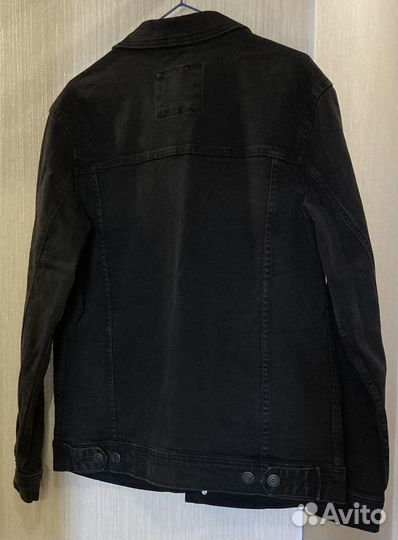 Джинсовая куртка черная